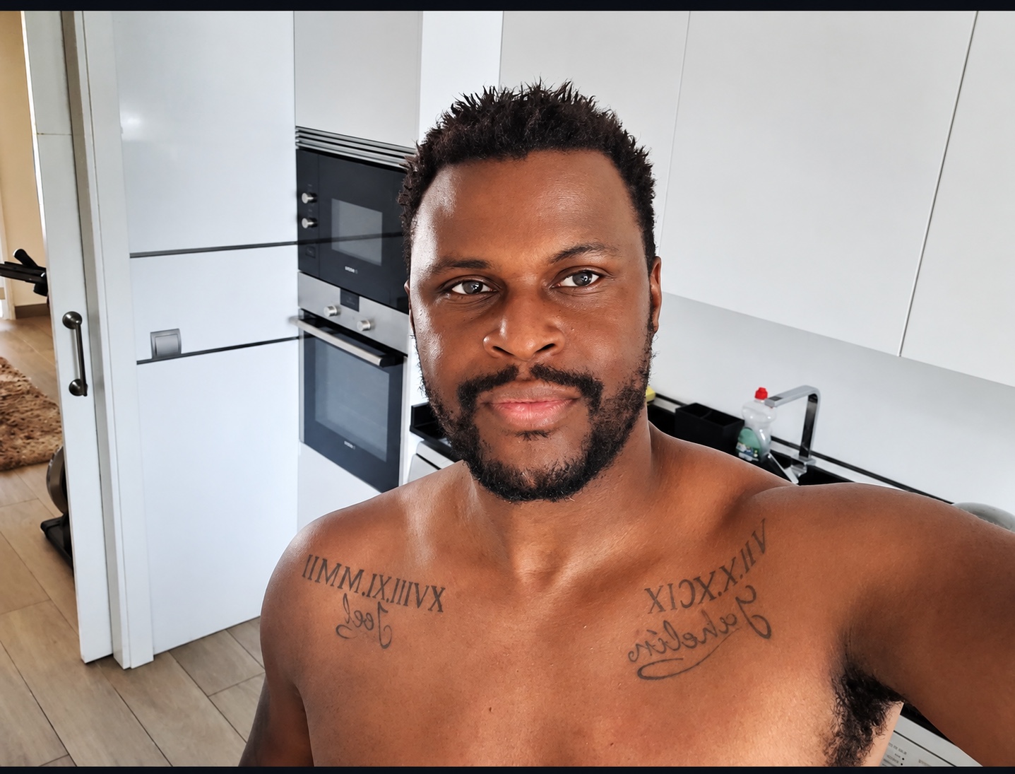 Donato Malango, fotografía personal en casa